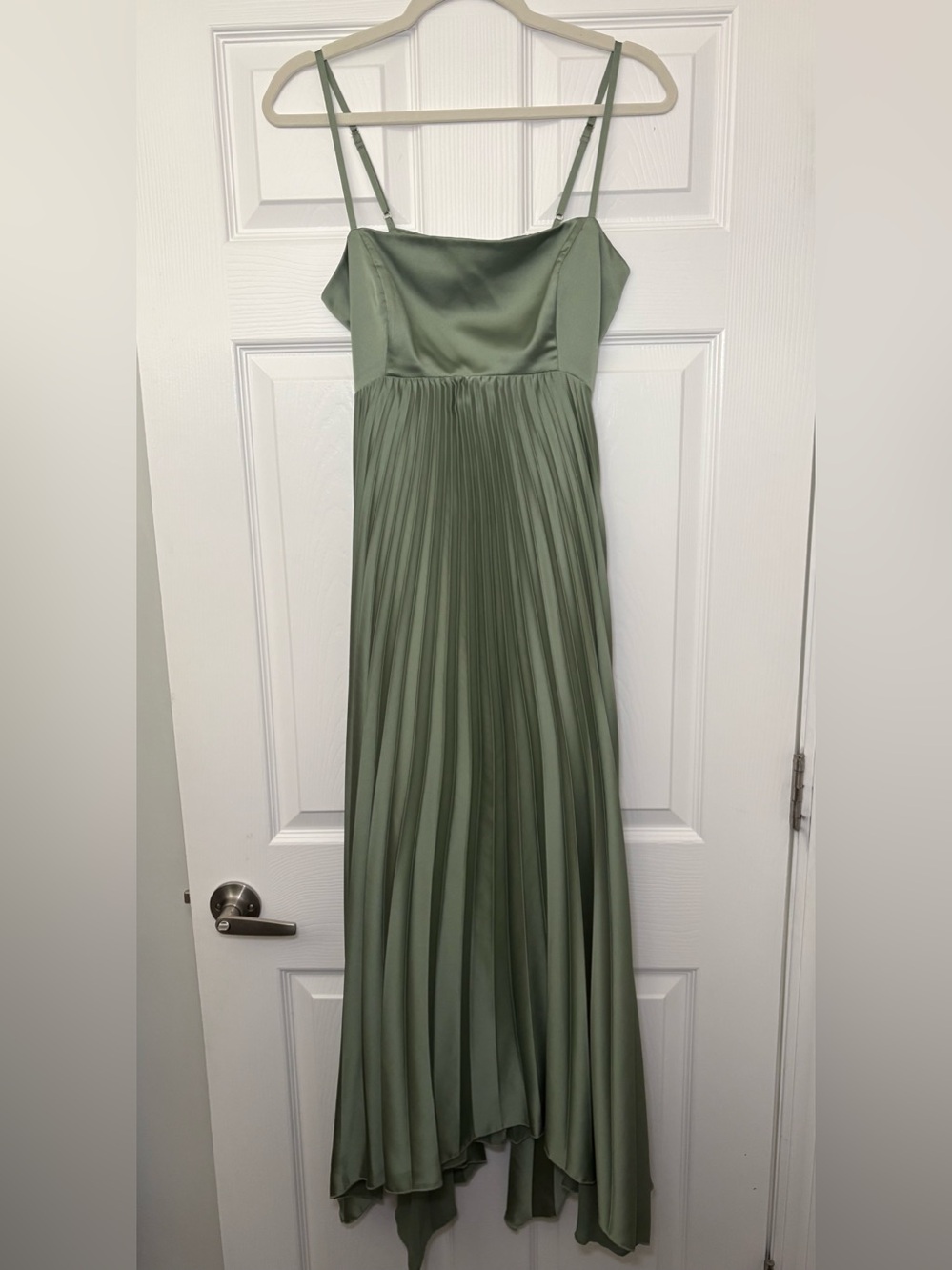 Abercrombie & Fitch Giselle Clasp Back Pleated Midi Dress Sage Green | Medium - Picture 5 of 10